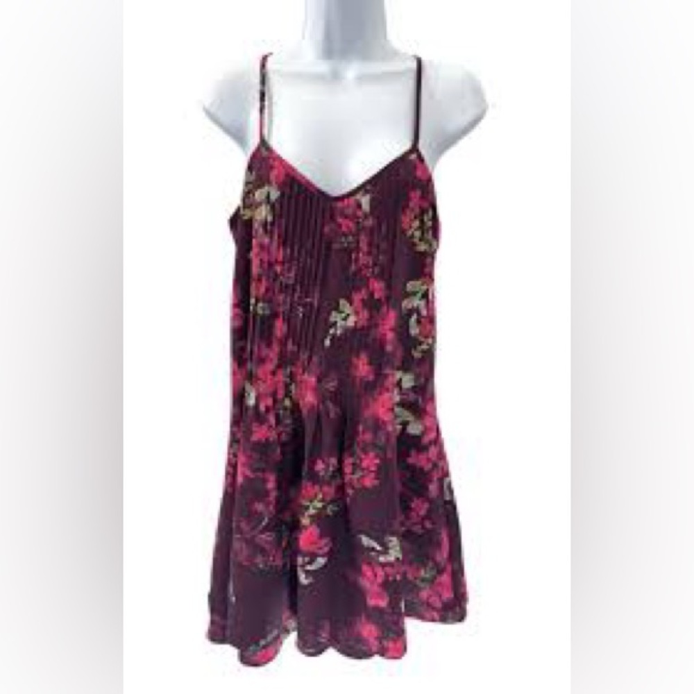 Sanctuary women’s size S feminine style red floral summer dress, mini length